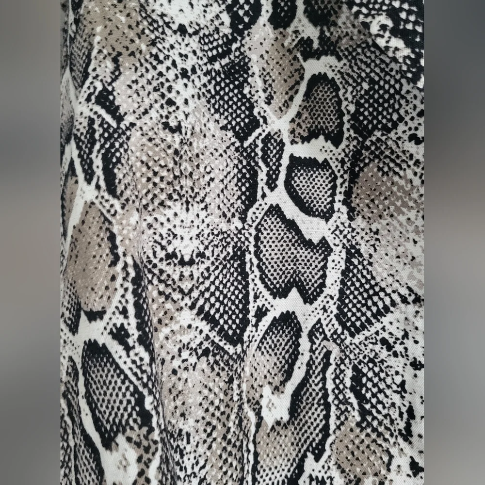 Chico's  Snake Print Black and White Blazer - M 8